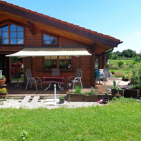 Barrierefreies Zimmer im Blockhaus mit Sauna am See Soyen Exterior foto