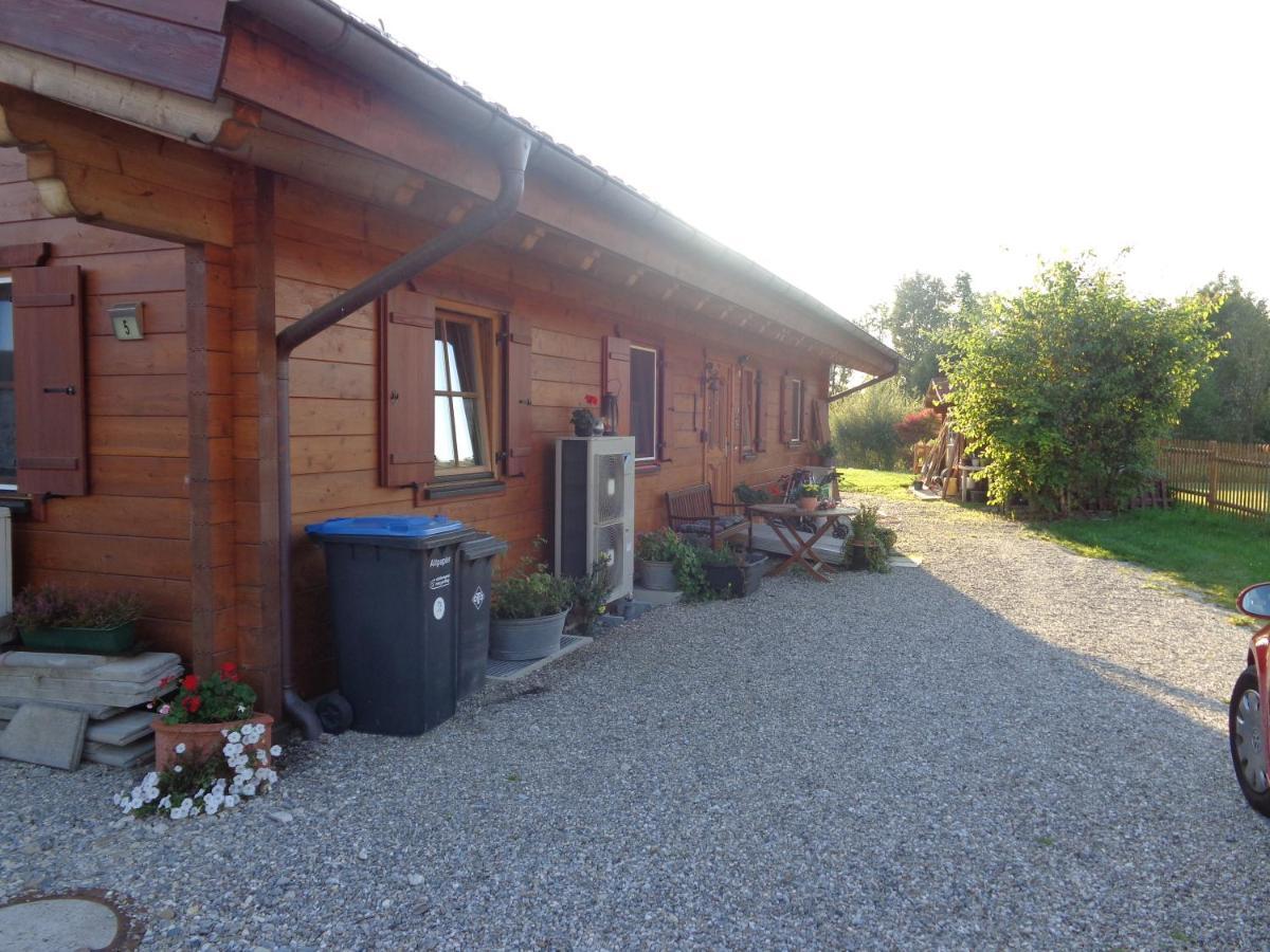 Barrierefreies Zimmer im Blockhaus mit Sauna am See Soyen Exterior foto